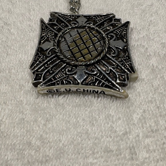 Vintage Vampire Necklace Gothic Cross Pendant Unisex - Picture 11 of 13